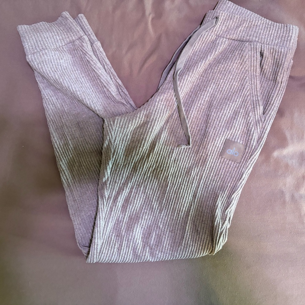 ALO Yoga Light Brown Ribbed Jogger